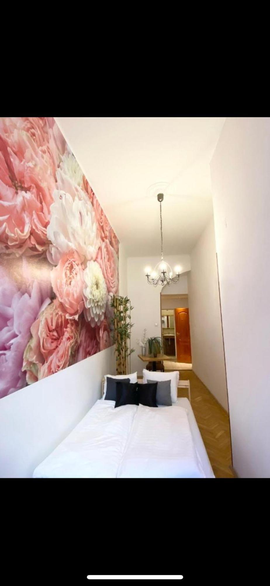Spring Roses Downtown Boutique Hotel Budapest Luaran gambar