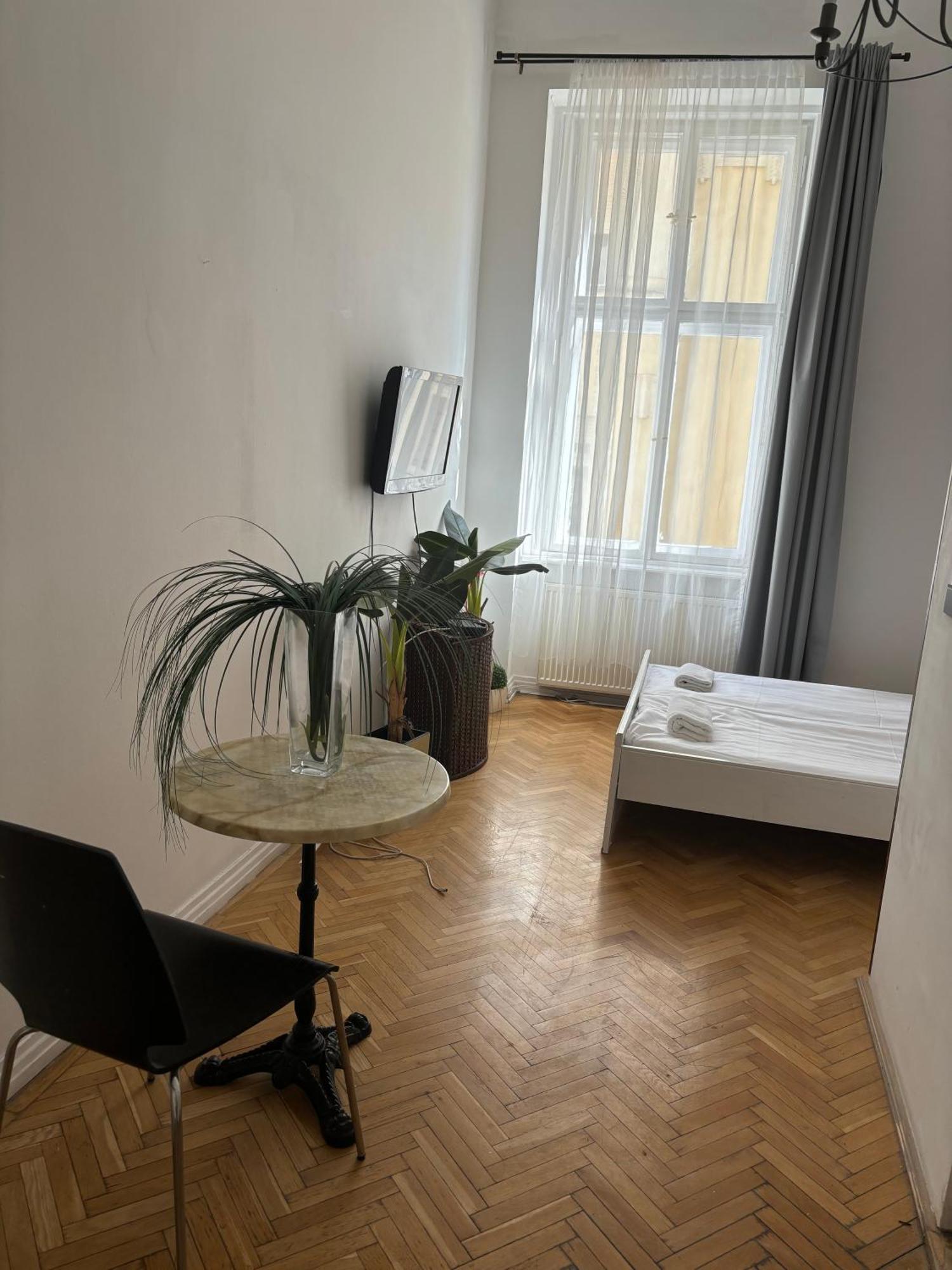 Spring Roses Downtown Boutique Hotel Budapest Luaran gambar